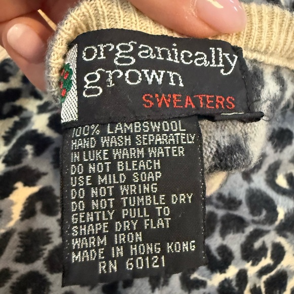 Vintage 80s Organically Grown 100% Lambswool Blue Leopard Sweater V-Neck - Picture 6 of 8